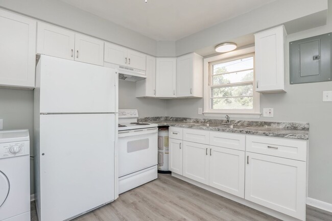 9333 Chelsea Ave in Norfolk, VA - Building Photo - Building Photo
