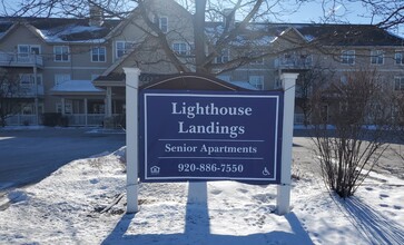 Lighthouse Landings in Neenah, WI - Foto de edificio - Building Photo