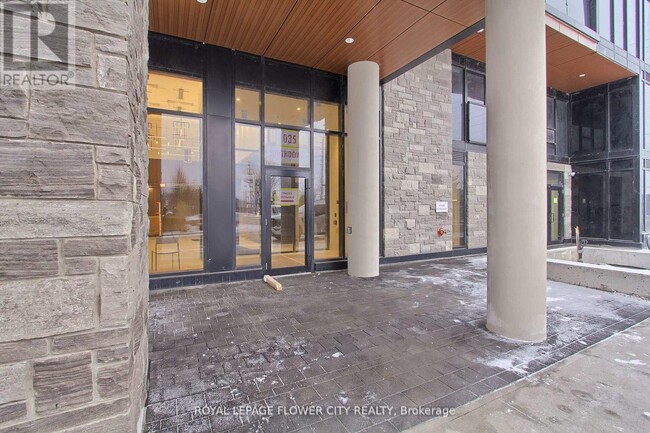 1035 Southdown Rd in Mississauga, ON - Building Photo - Building Photo