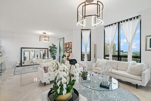 701 S Olive Ave in West Palm Beach, FL - Building Photo