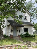 1716 5th St NE in Minneapolis, MN - Building Photo