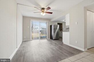 33 Milstone Ct in Sicklerville, NJ - Building Photo - Building Photo