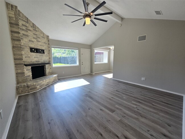 22027 Rockgate Dr in Spring, TX - Foto de edificio - Building Photo