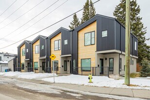 3008 27 St SW in Calgary, AB - Building Photo
