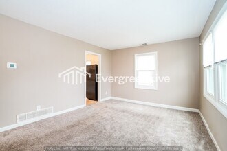 2365 Lindale Rd in Columbus, OH - Building Photo - Building Photo