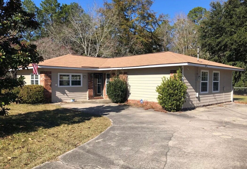 632 Fleming Rd in Hinesville, GA - Building Photo