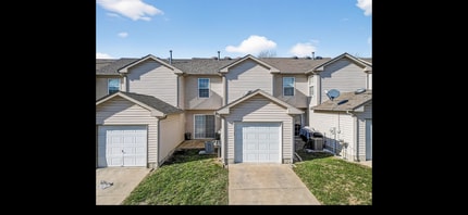 390 Montclair Tower Dr in St. Charles, MO - Building Photo - Building Photo
