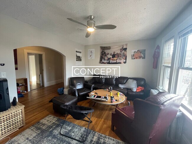 1789 Commonwealth Ave in Boston, MA - Building Photo - Building Photo