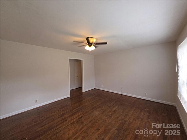 3721 Driftwood Dr in Charlotte, NC - Building Photo - Building Photo