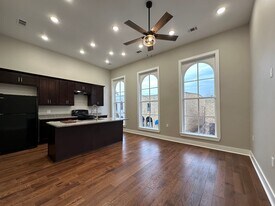 151 W Main St in Batesville, AR - Building Photo