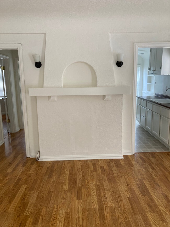 934 W 9th St, Unit 934 W. 9th St.