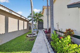 3527 Stratton Ln in Boynton Beach, FL - Foto de edificio - Building Photo