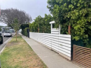1860 10th St in Santa Monica, CA - Building Photo - Building Photo