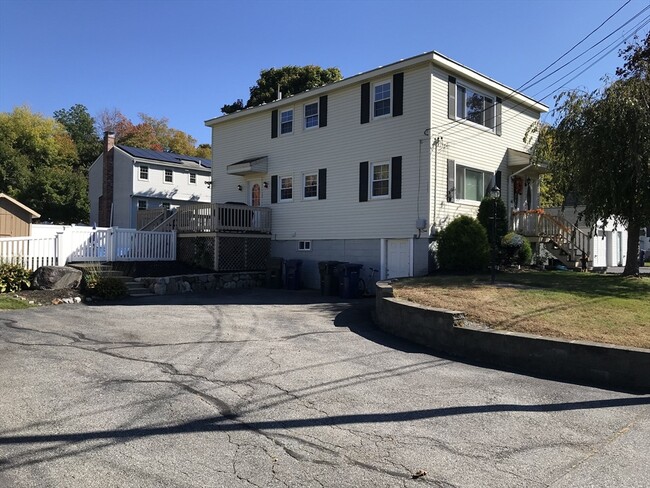 53 Malwood Ave in Dracut, MA - Foto de edificio - Building Photo