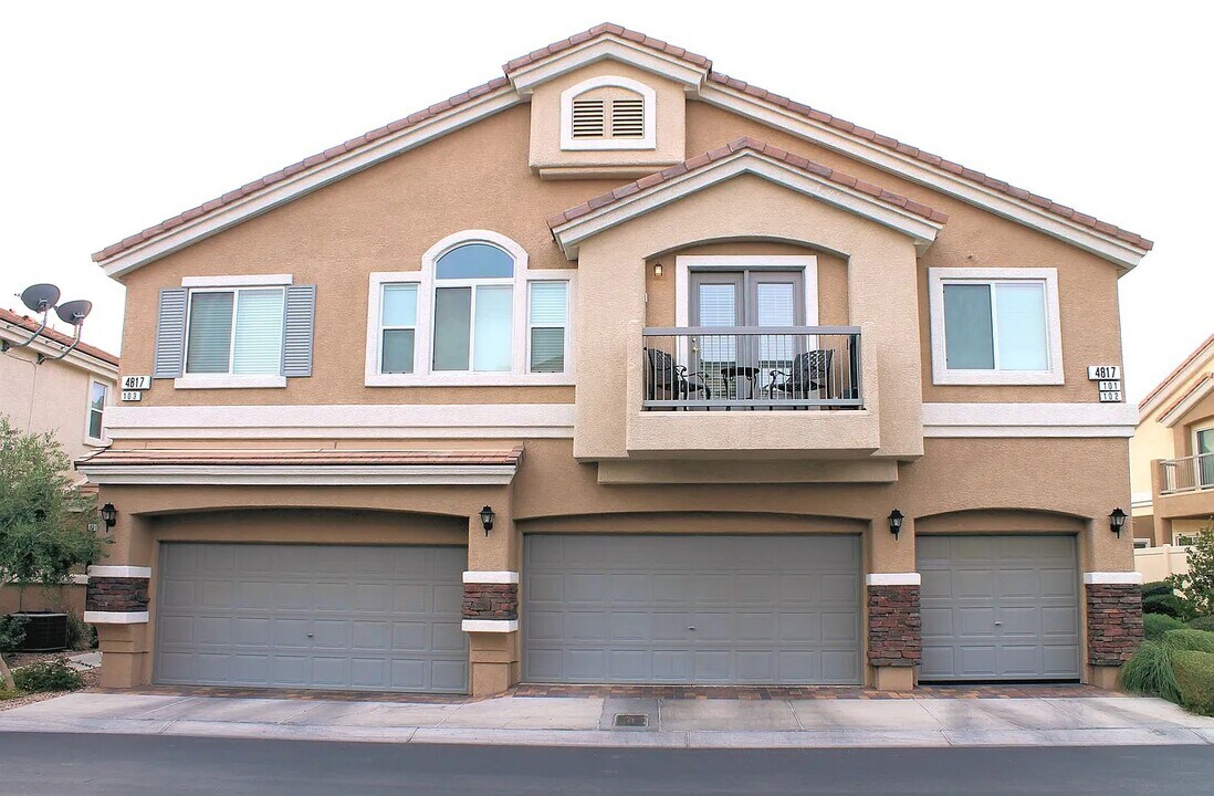 4817 Straight Flush Dr in Las Vegas, NV - Building Photo
