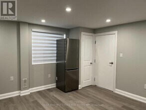 1195 McEachern Ct in Milton, ON - Building Photo - Building Photo