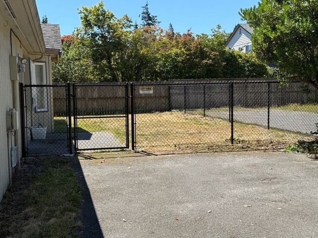 6222 Cady Rd in Everett, WA - Building Photo - Building Photo