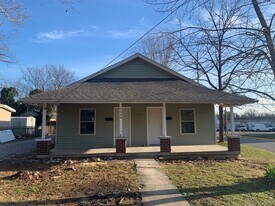 1438 Indianola St in Bowling Green, KY - Building Photo