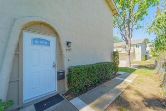 7915 Camino Kiosco in San Diego, CA - Building Photo - Building Photo