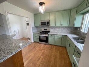 856 W Chestnut St in Exeter, CA - Building Photo - Building Photo