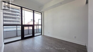 4015 The Exchange in Mississauga, ON - Building Photo - Building Photo