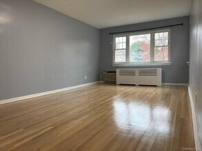 207-09 35th Ave in Queens, NY - Building Photo - Building Photo