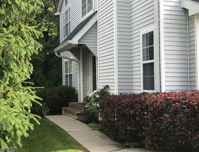 13 Winding Brook Rd in Hamburg, NJ - Building Photo - Building Photo