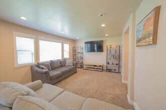 2666 W Cottonwood Dr in Lehi, UT - Building Photo - Building Photo