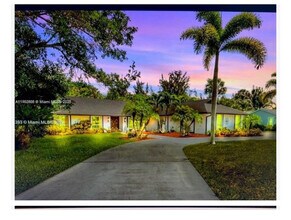 13353 Doubletree Cir in Wellington, FL - Building Photo - Building Photo