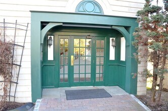 365 Westport Ave in Norwalk, CT - Building Photo - Building Photo