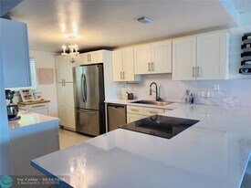 2850 Forest Hills Blvd in Coral Springs, FL - Building Photo