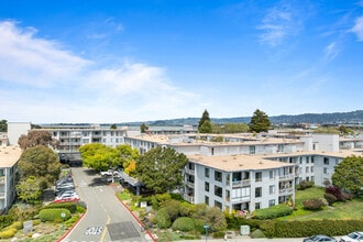 Watergate in Emeryville, CA - Building Photo - Building Photo