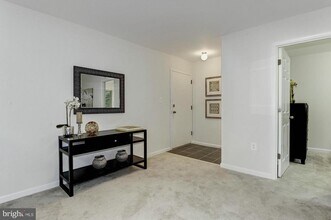 12215 Braxfield Ct-Unit -12 in North Bethesda, MD - Building Photo - Building Photo