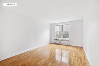 401 W 56th St in New York, NY - Building Photo - Building Photo