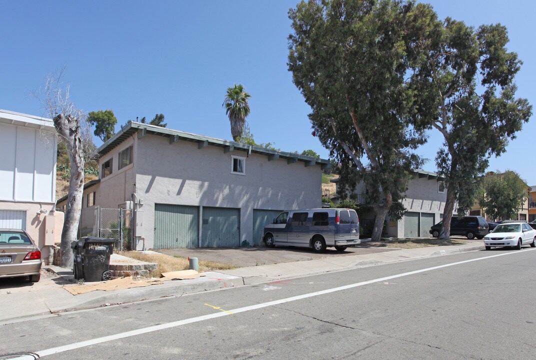 5908 Streamview Dr in San Diego, CA - Building Photo