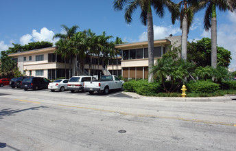 Capri Apartments in Bay Harbor Islands, FL - Building Photo - Building Photo