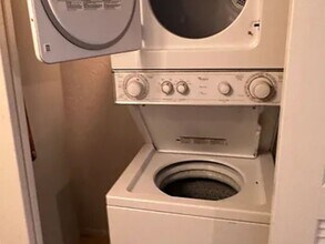 1905 E University Dr in Tempe, AZ - Foto de edificio - Building Photo