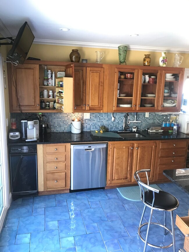 87 Union St, Unit 67 in Watertown, MA - Foto de edificio - Building Photo