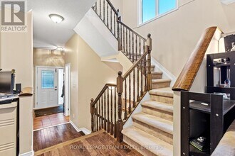 109 Stonebriar Dr in Ottawa, ON - Building Photo - Building Photo