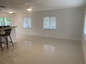 5237 Warren St in Naples, FL - Building Photo - Building Photo