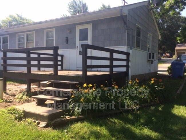 627-629 E 8th St in Tonganoxie, KS - Building Photo - Building Photo