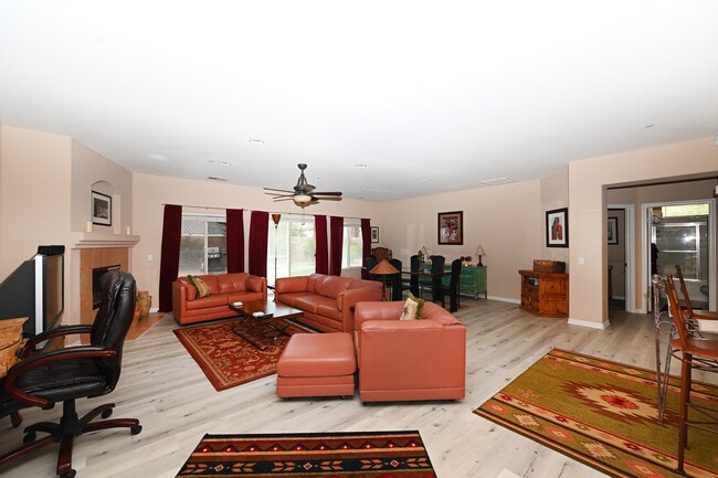 835 Alta Ridge in Palm Springs, CA - Building Photo - Building Photo