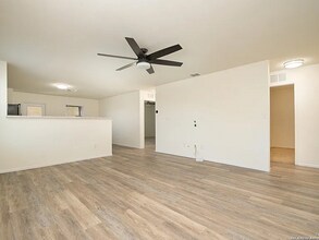 180 Elderberry in New Braunfels, TX - Building Photo - Building Photo