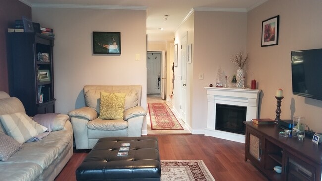 292 Woodhaven Drive, Unit 9D