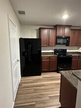 5735 Rainbow Rd. in Mont Belvieu, TX - Building Photo - Building Photo
