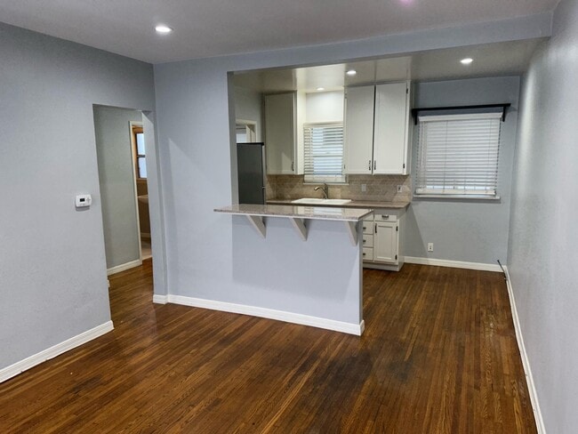 436 Rosecrans Ave, Unit B in Manhattan Beach, CA - Building Photo - Building Photo