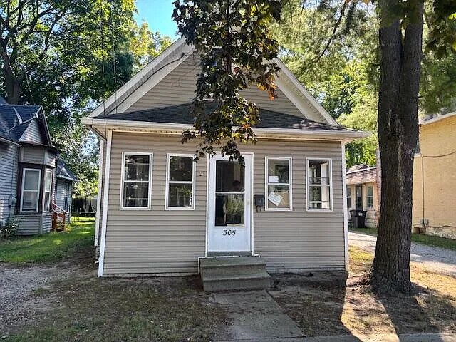 305 N Elm Ave in Jackson, MI - Foto de edificio