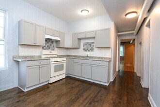 2513 N Lowell Ave in Chicago, IL - Building Photo - Building Photo
