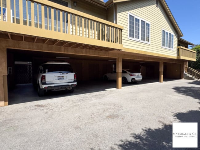 220 Merrydale Rd in San Rafael, CA - Foto de edificio - Building Photo