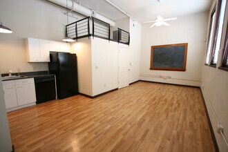 301 Central Ave NE, Unit 101 in Albuquerque, NM - Foto de edificio - Building Photo